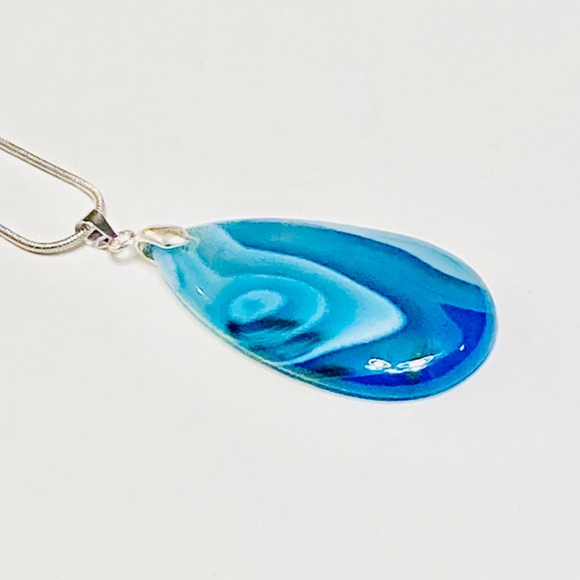 THERAPEUTIC Blue ONYX STONE NECKLACE With Soothing Ocean Waves & Healing Energy - Picture 4 of 11